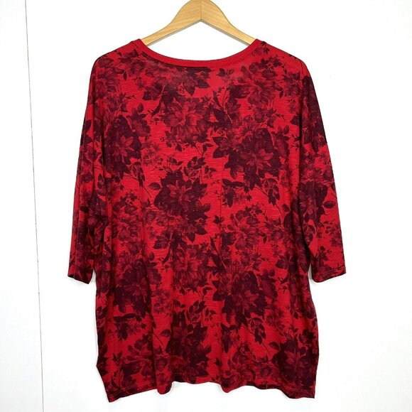 Torrid Top Plus Size 2X Relaxed Fit Tee Shirt Red Floral Short Sleeve Pullover - Picture 2 of 3